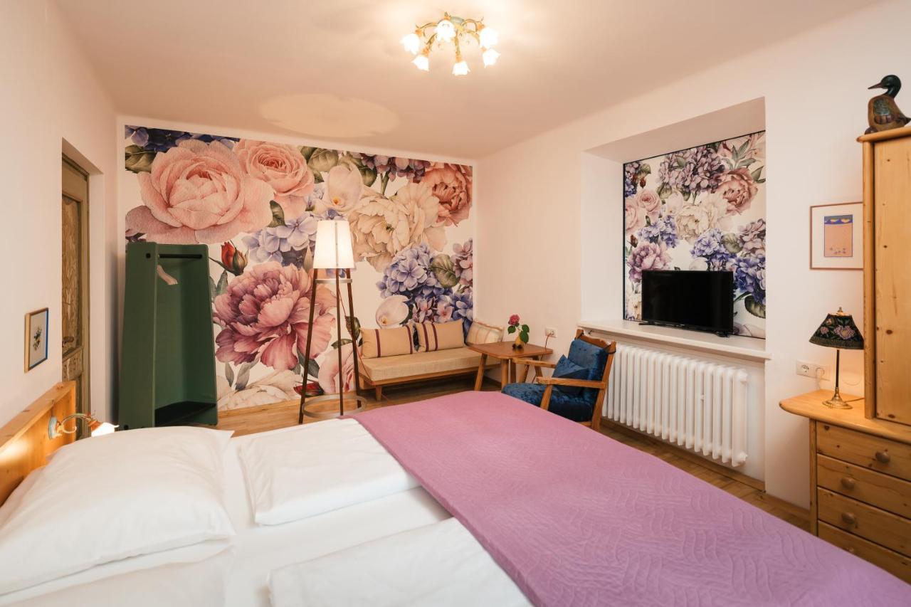 Villa Marwa - Eine Ruheoase Im Gruenen Innsbruck Bagian luar foto