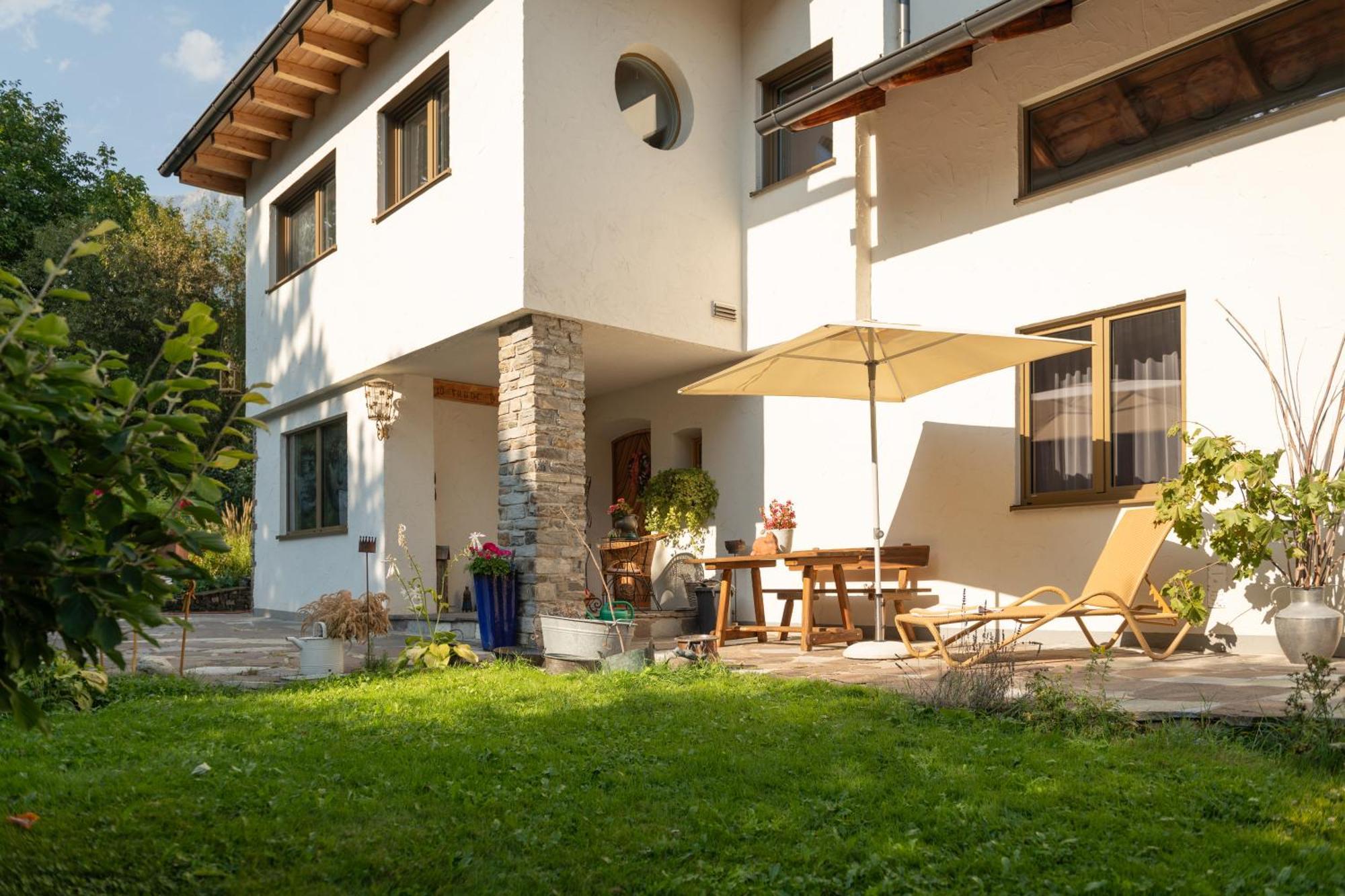 Villa Marwa - Eine Ruheoase Im Gruenen Innsbruck Bagian luar foto